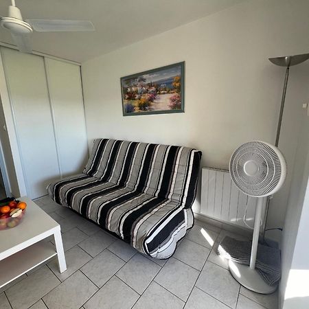 Joli Studio Tres Clair A Proximite Mer Pour 3 Personnes La Londe-les-Maures Bagian luar foto