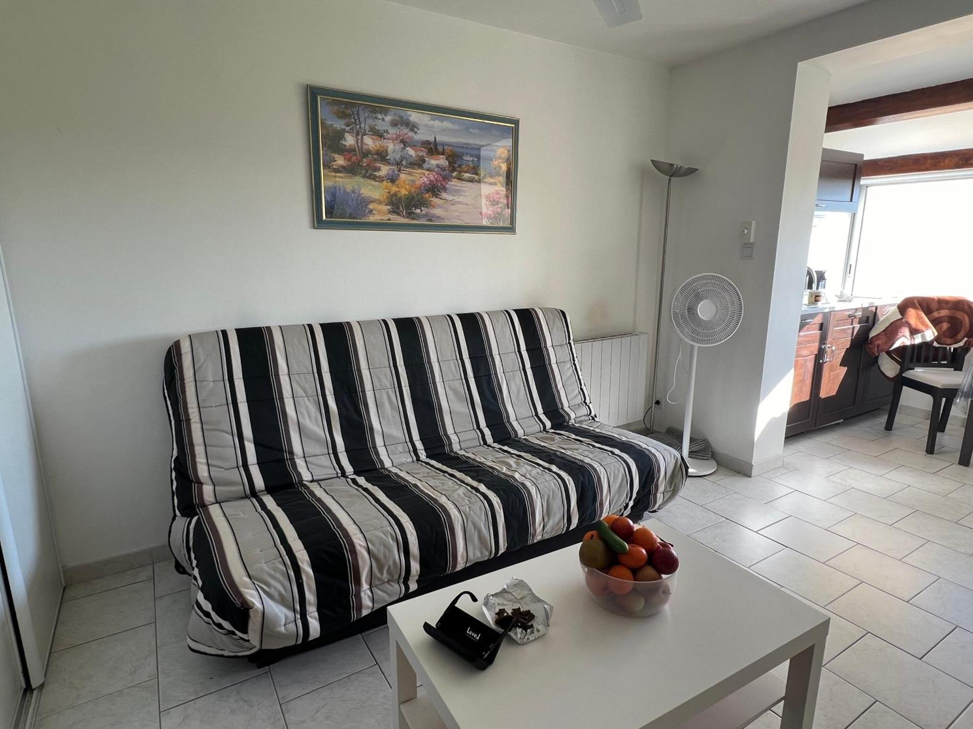Joli Studio Tres Clair A Proximite Mer Pour 3 Personnes La Londe-les-Maures Bagian luar foto